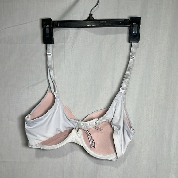 white Victoria's Secret tshirt push-up full coverage bra size 32C - Picture 3 of 6